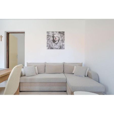 Apartman Oleandar Blato  Екстериор снимка