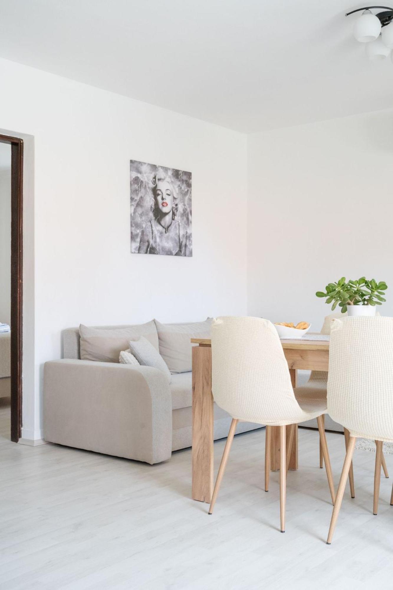 Apartman Oleandar Blato  Екстериор снимка